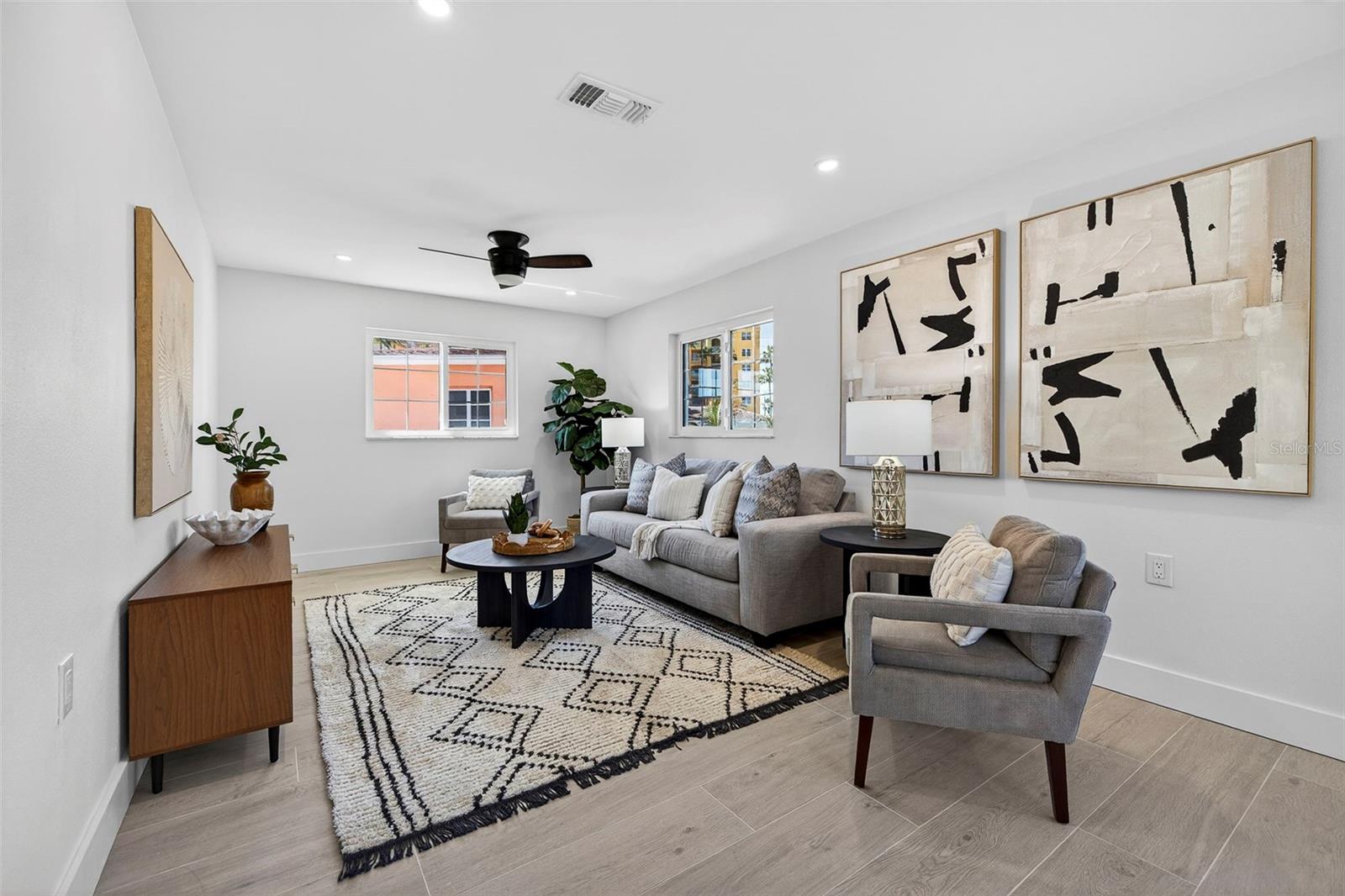 Image 22 of 44 For 16611 Gulf Boulevard