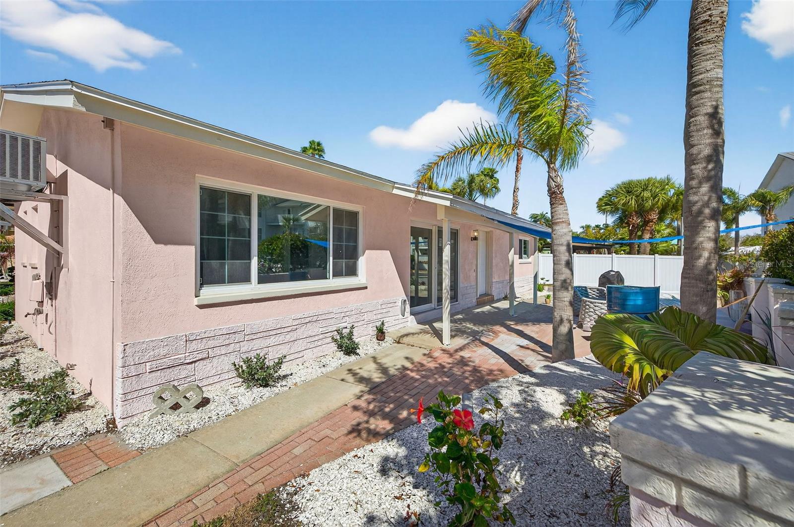 Image 5 of 44 For 16611 Gulf Boulevard