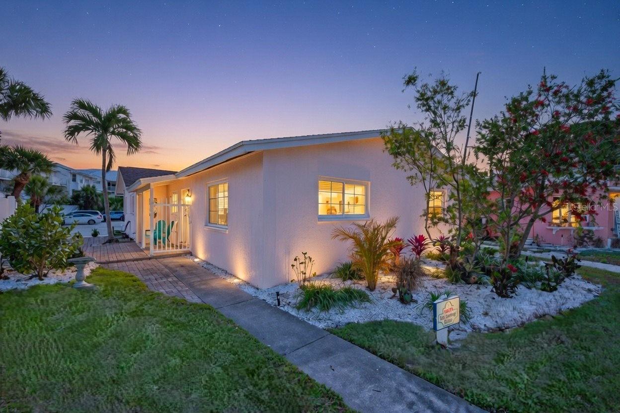 Image 6 of 44 For 16611 Gulf Boulevard