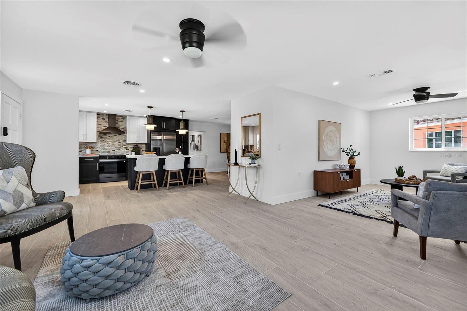 Image 7 of 44 For 16611 Gulf Boulevard