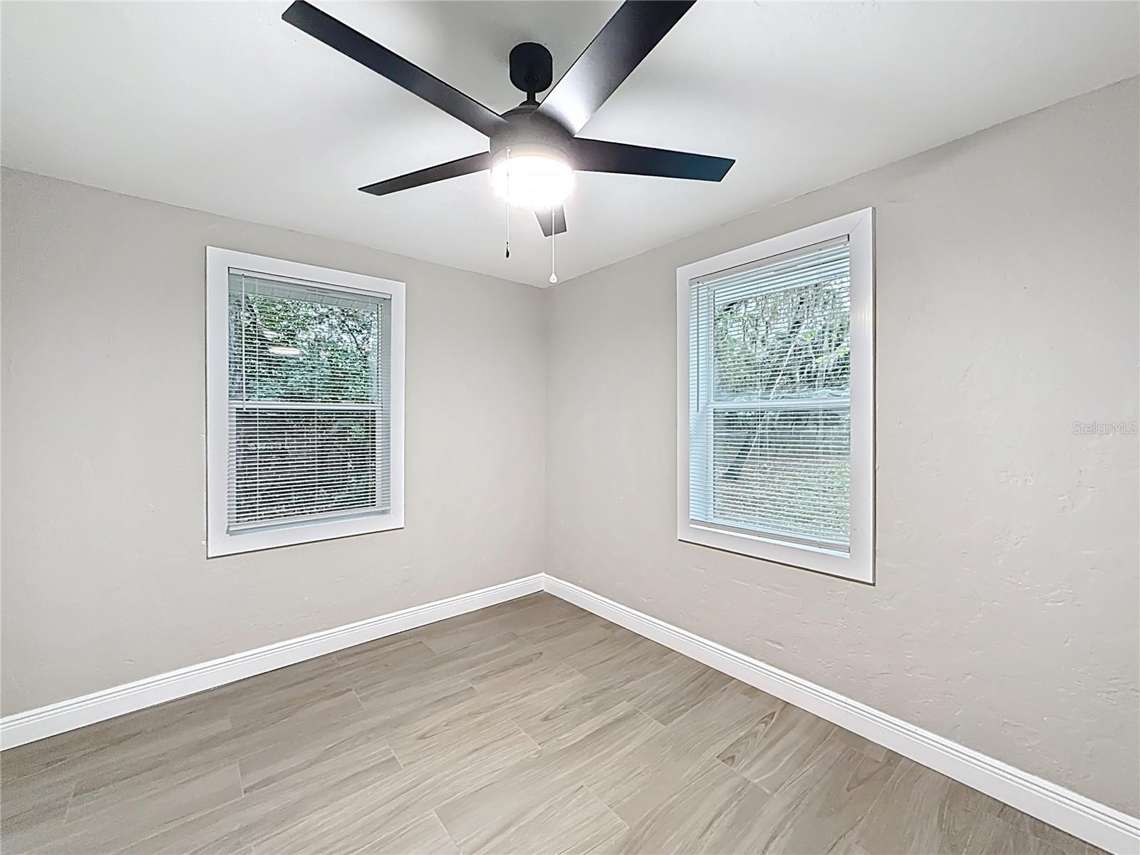 Image 17 of 40 For 1013 15th Avenue