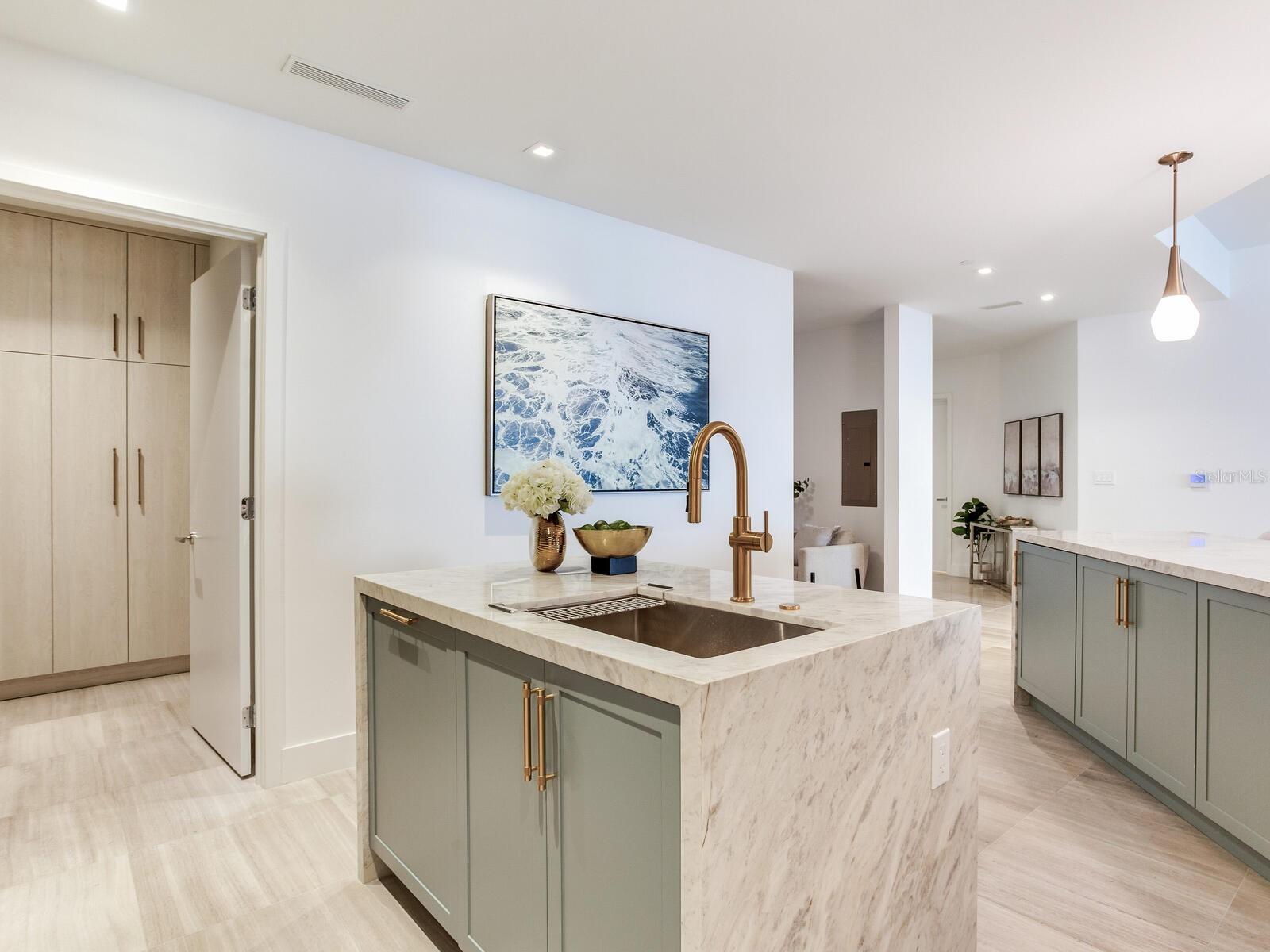 Image 19 of 100 For 3101 Bayshore Boulevard 303