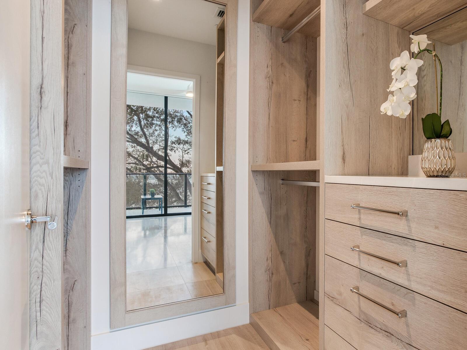 Image 61 of 100 For 3101 Bayshore Boulevard 303