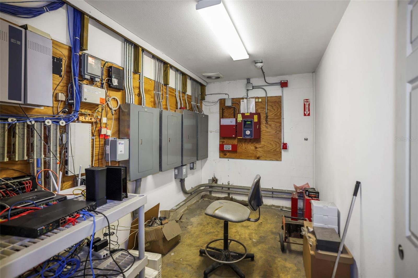 Image 18 of 87 For 1555 Sunshine Drive