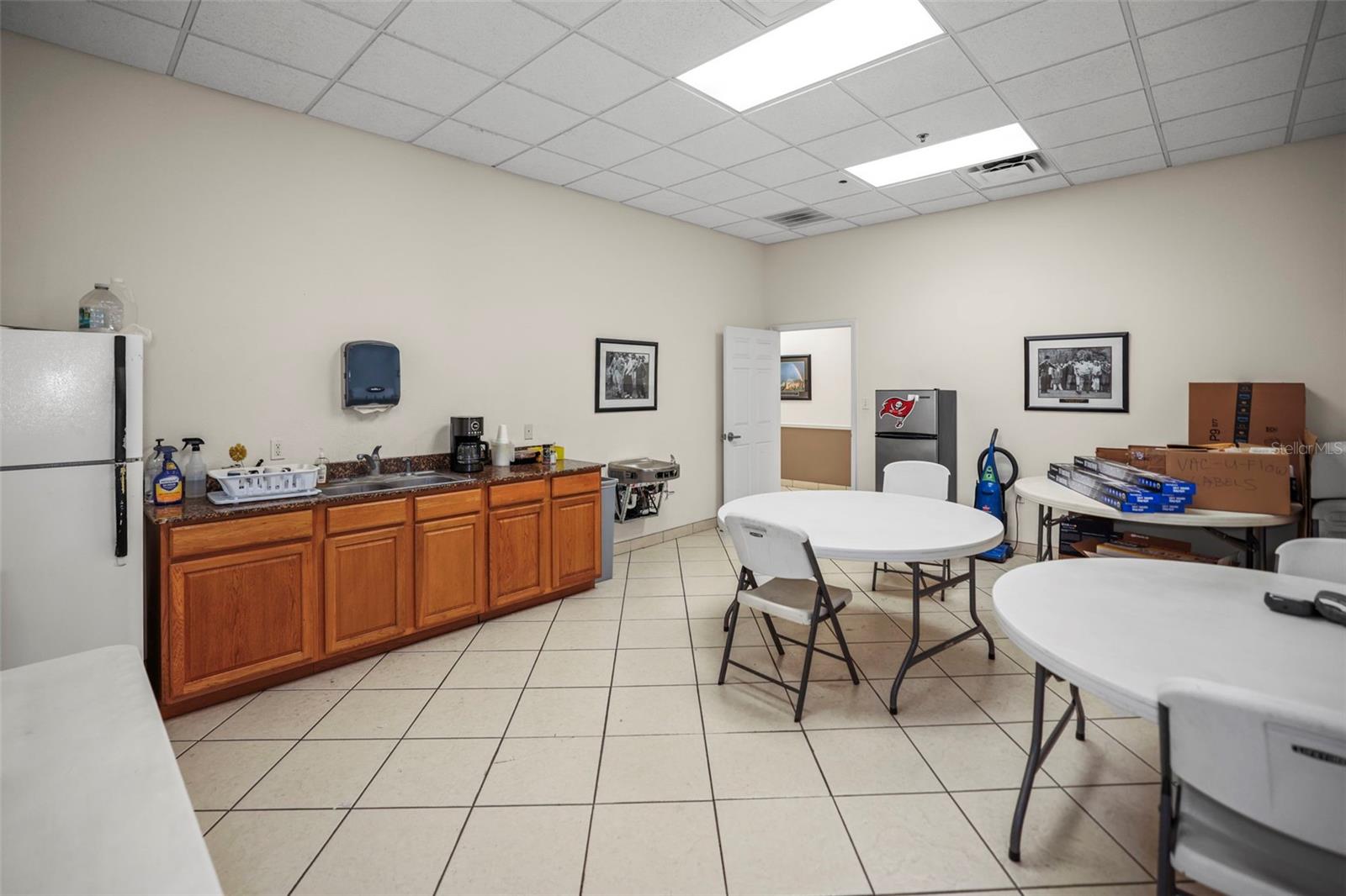 Image 38 of 87 For 1555 Sunshine Drive