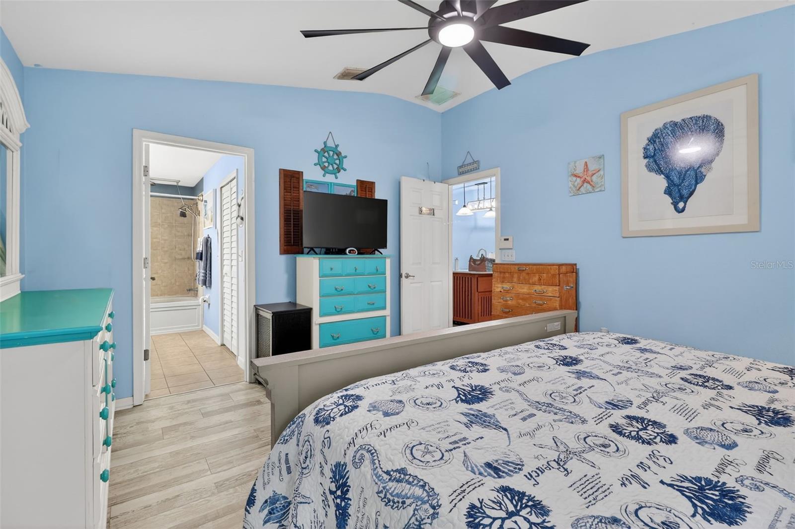 Image 13 of 30 For 8310 Porch Court