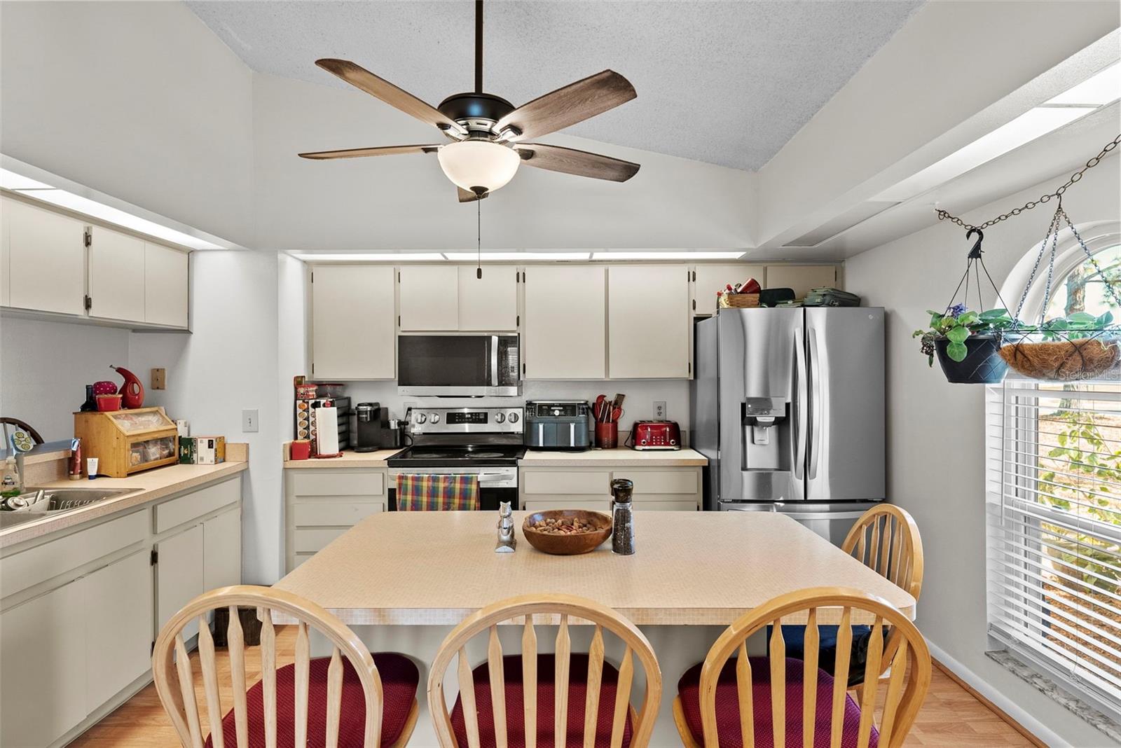 Image 19 of 54 For 3771 Parkway Boulevard