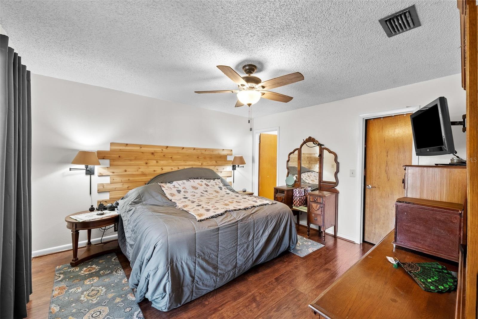 Image 23 of 54 For 3771 Parkway Boulevard