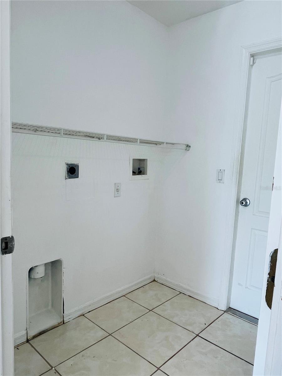 Image 17 of 42 For 4913 Beauty Street