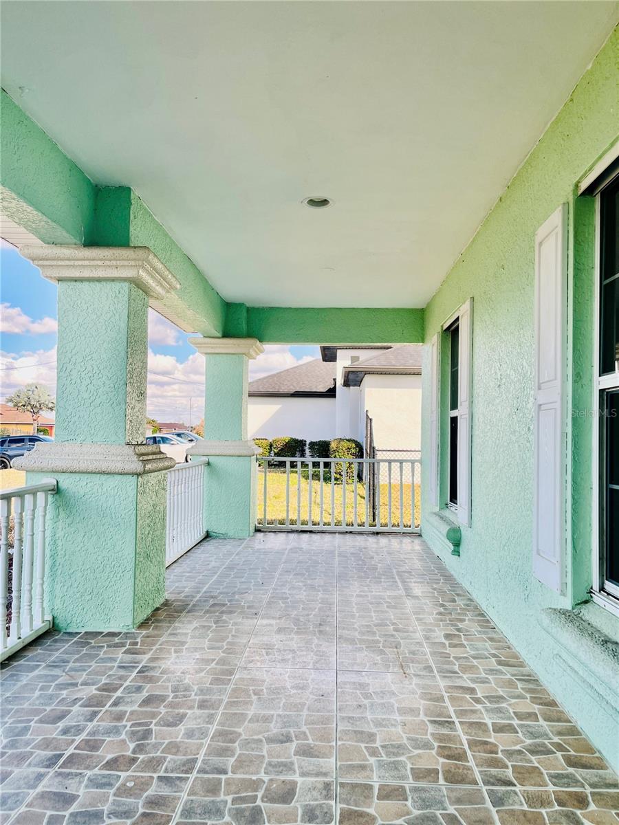 Image 2 of 42 For 4913 Beauty Street