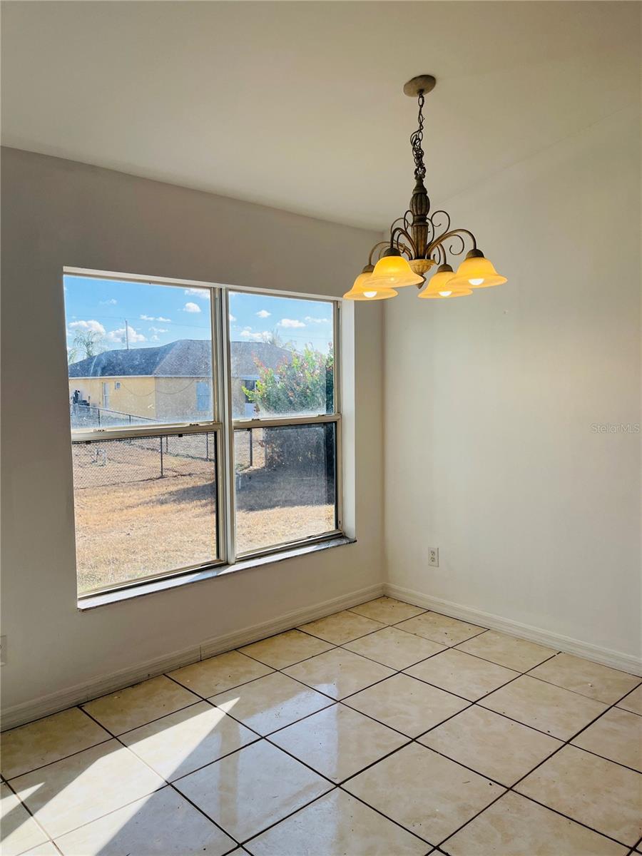 Image 21 of 42 For 4913 Beauty Street