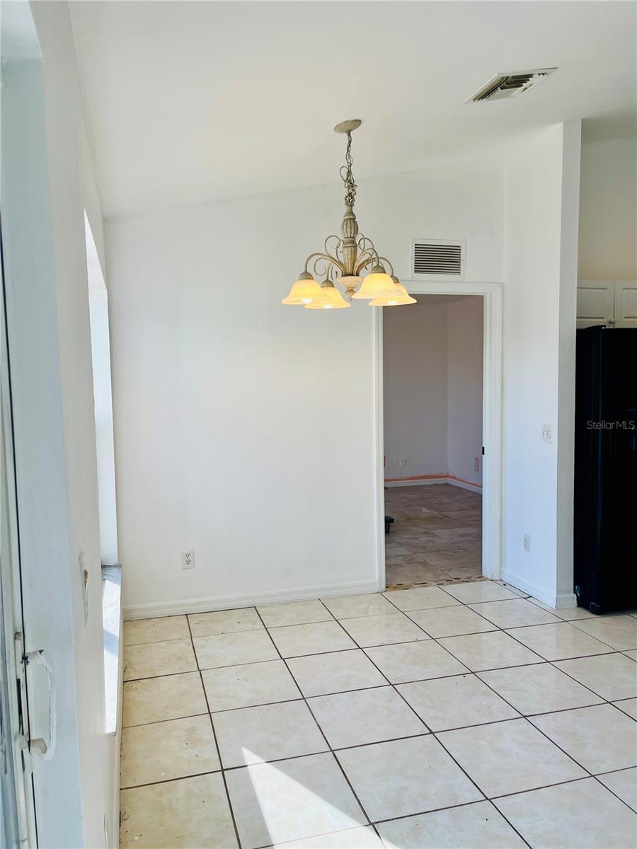 Image 22 of 42 For 4913 Beauty Street