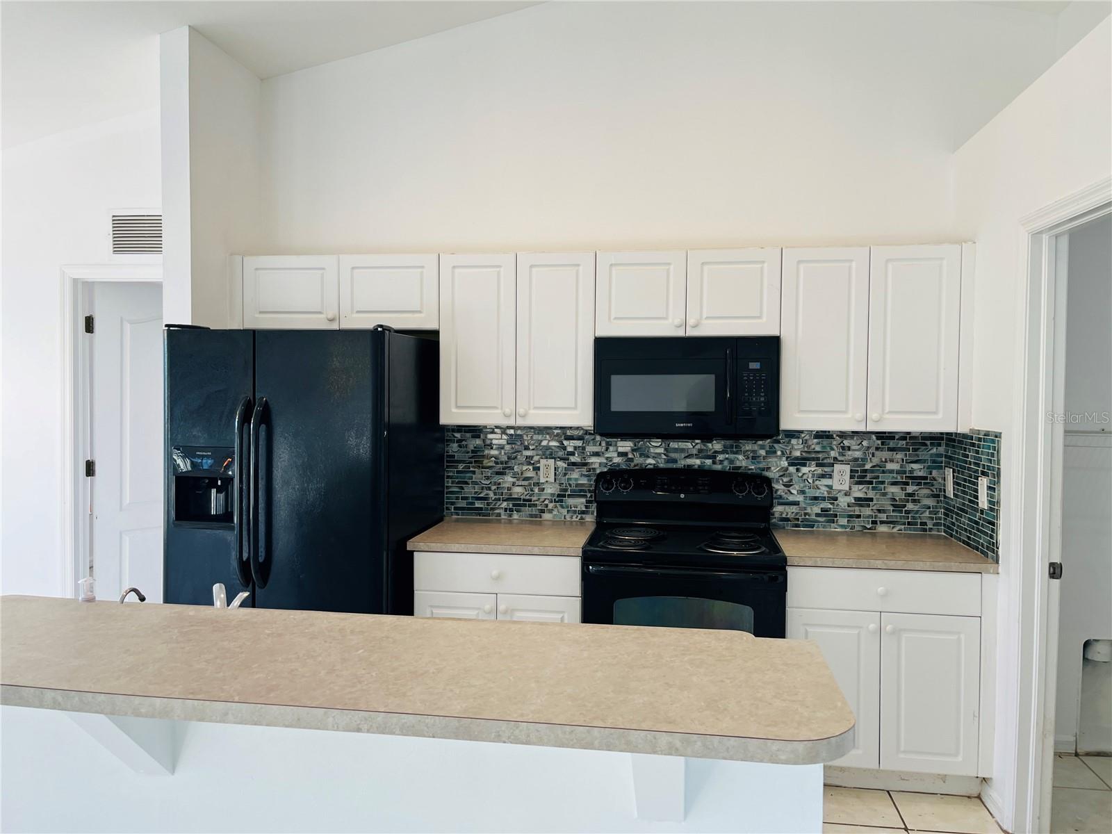 Image 27 of 42 For 4913 Beauty Street