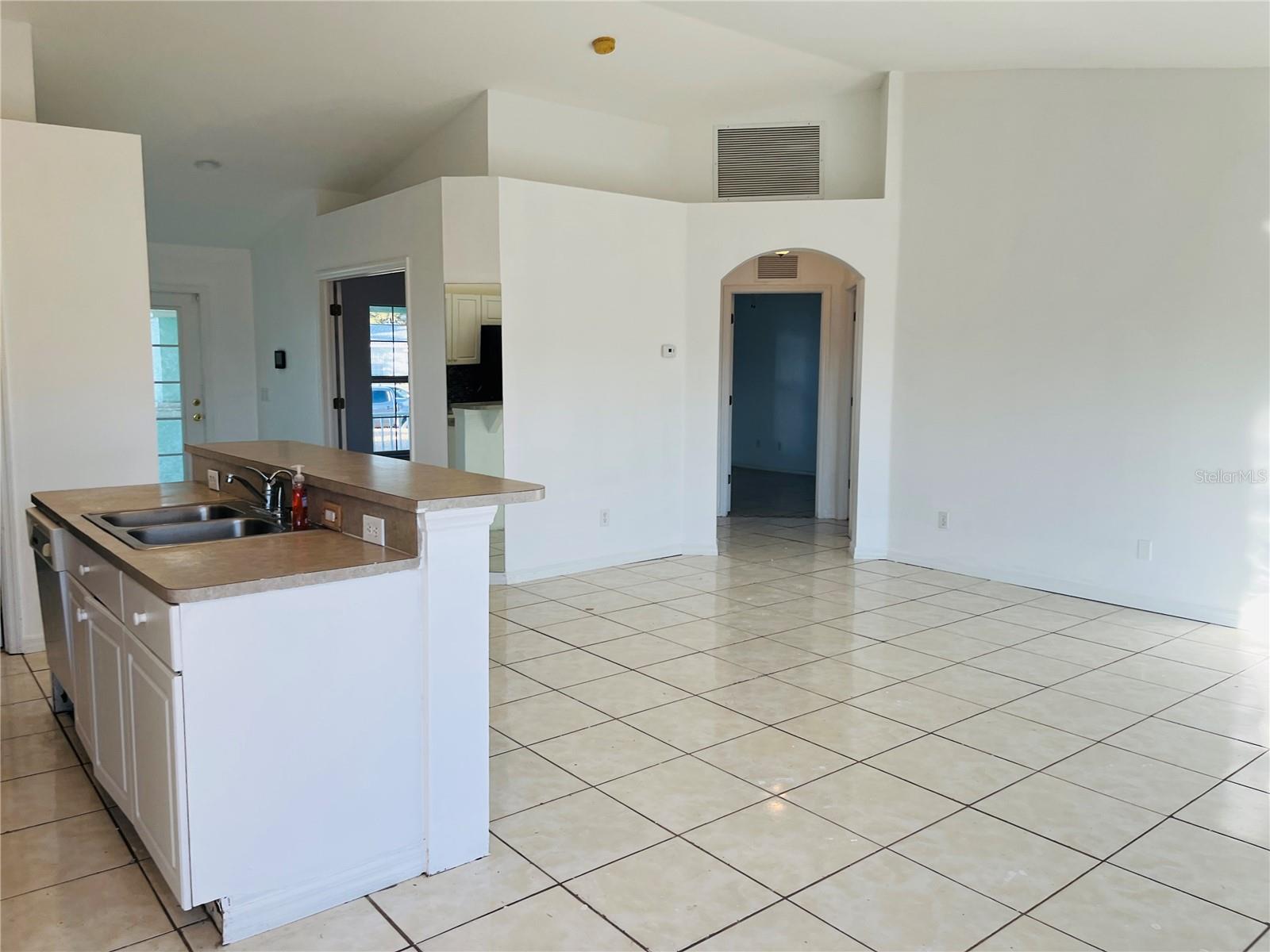 Image 28 of 42 For 4913 Beauty Street