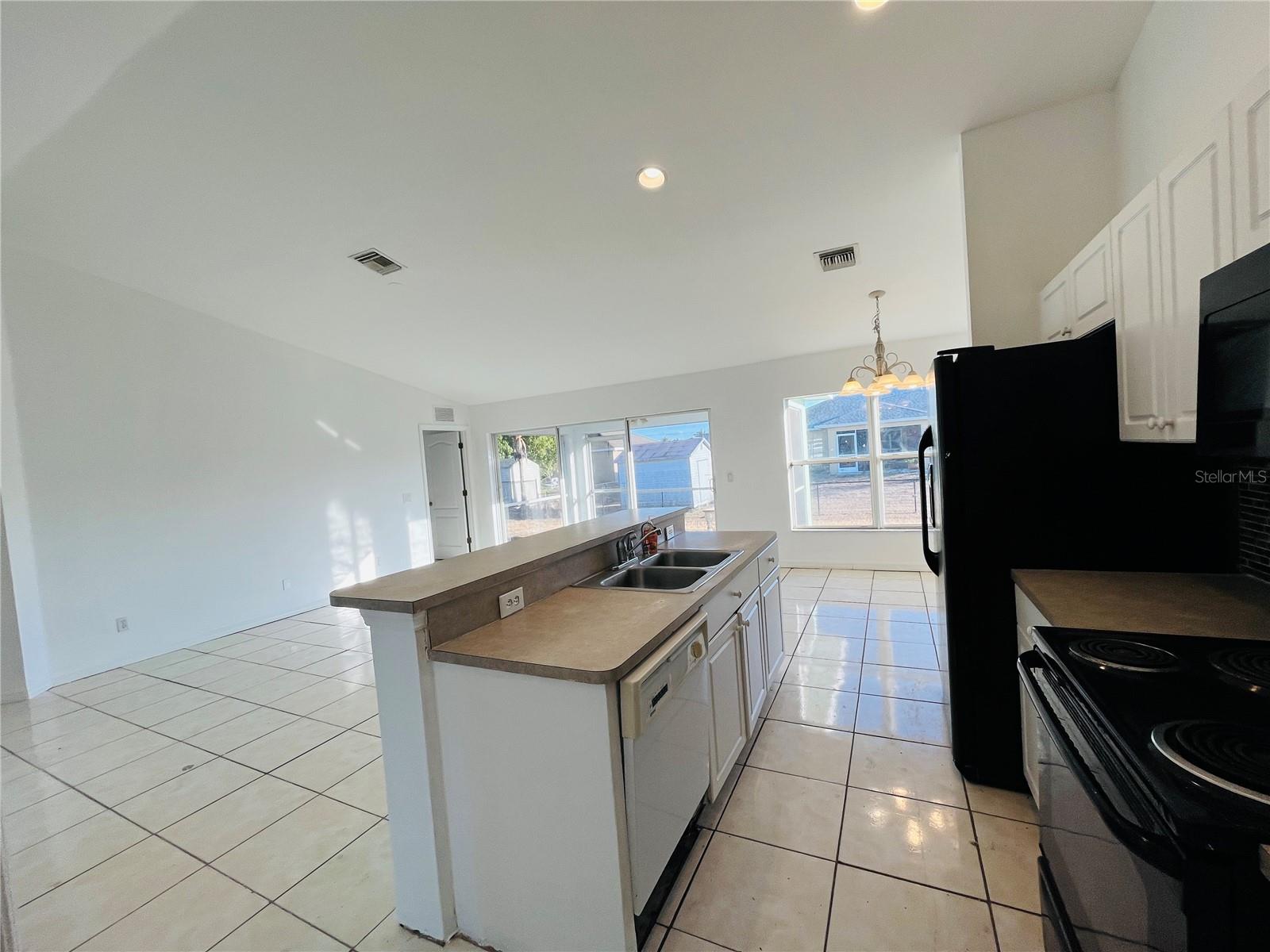 Image 30 of 42 For 4913 Beauty Street