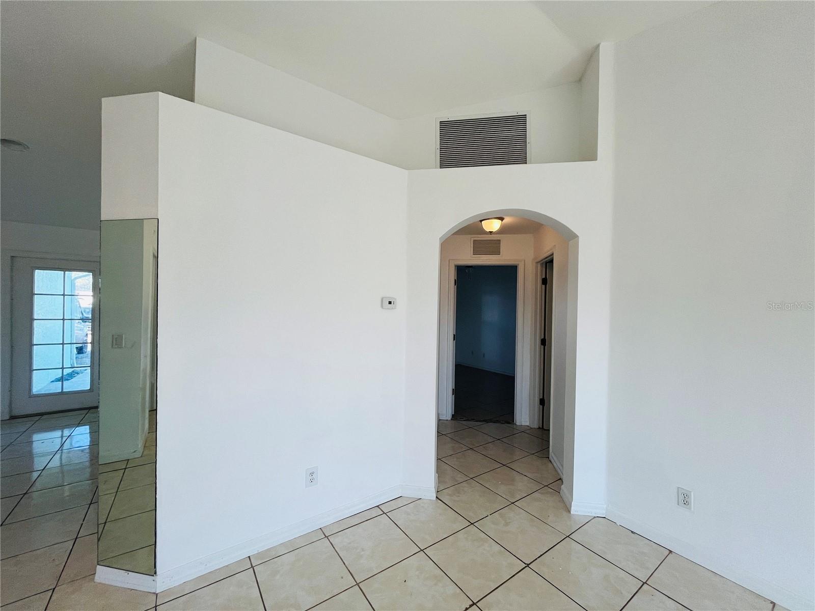 Image 34 of 42 For 4913 Beauty Street