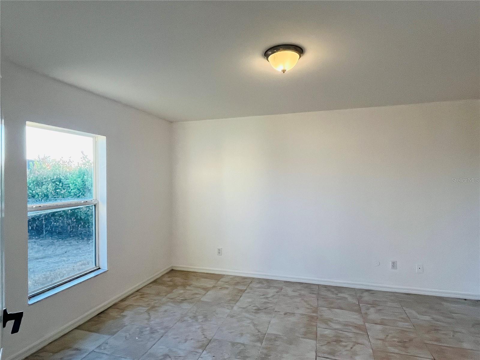 Image 37 of 42 For 4913 Beauty Street