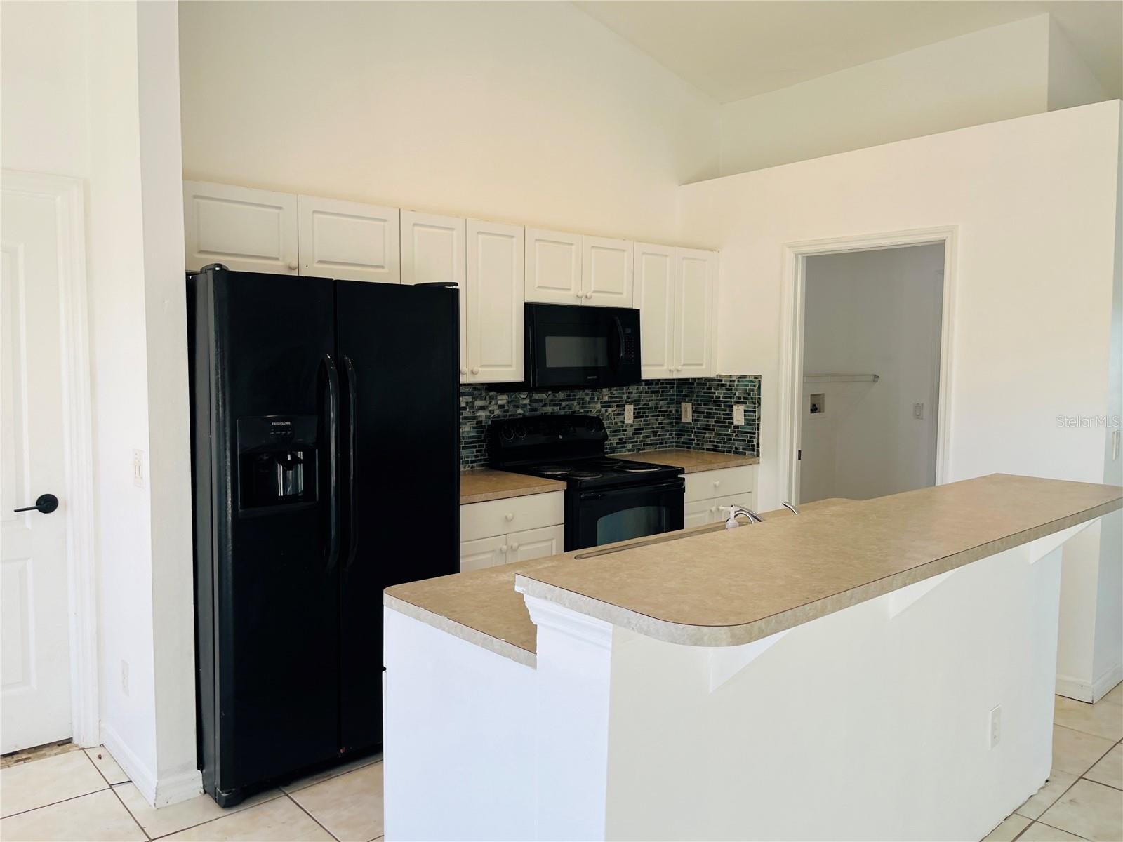 Image 4 of 42 For 4913 Beauty Street