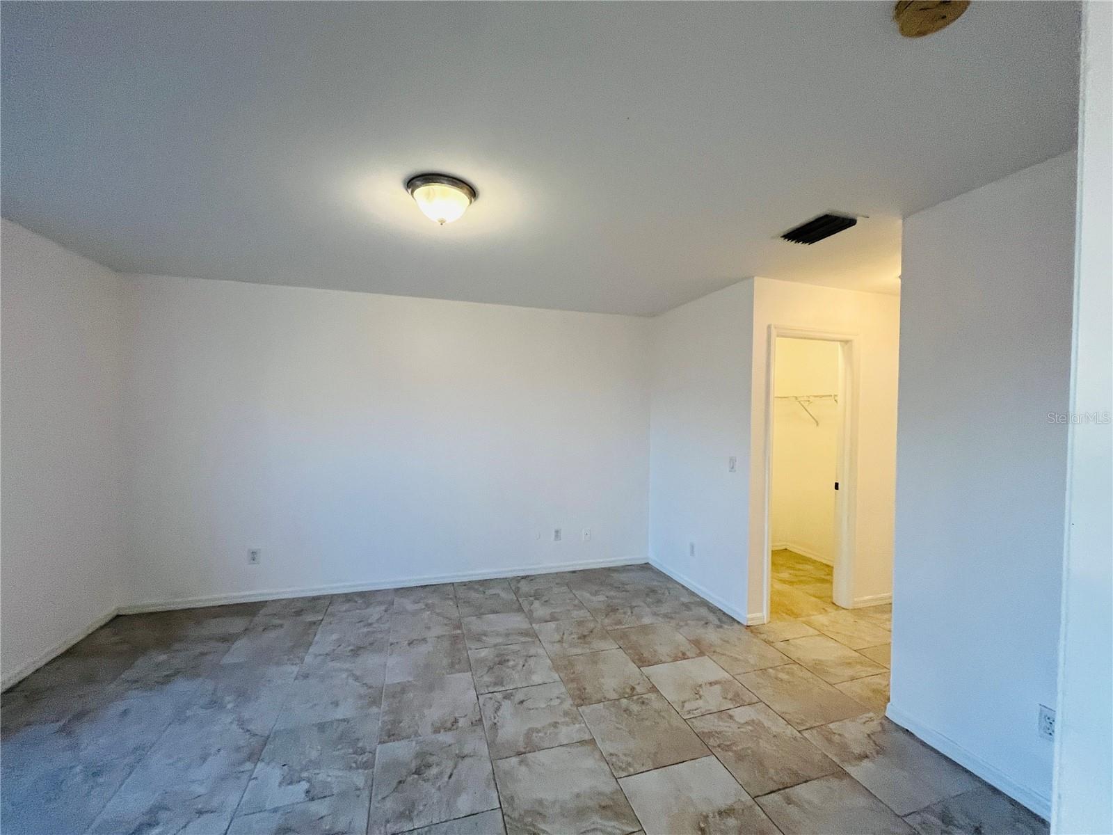 Image 40 of 42 For 4913 Beauty Street