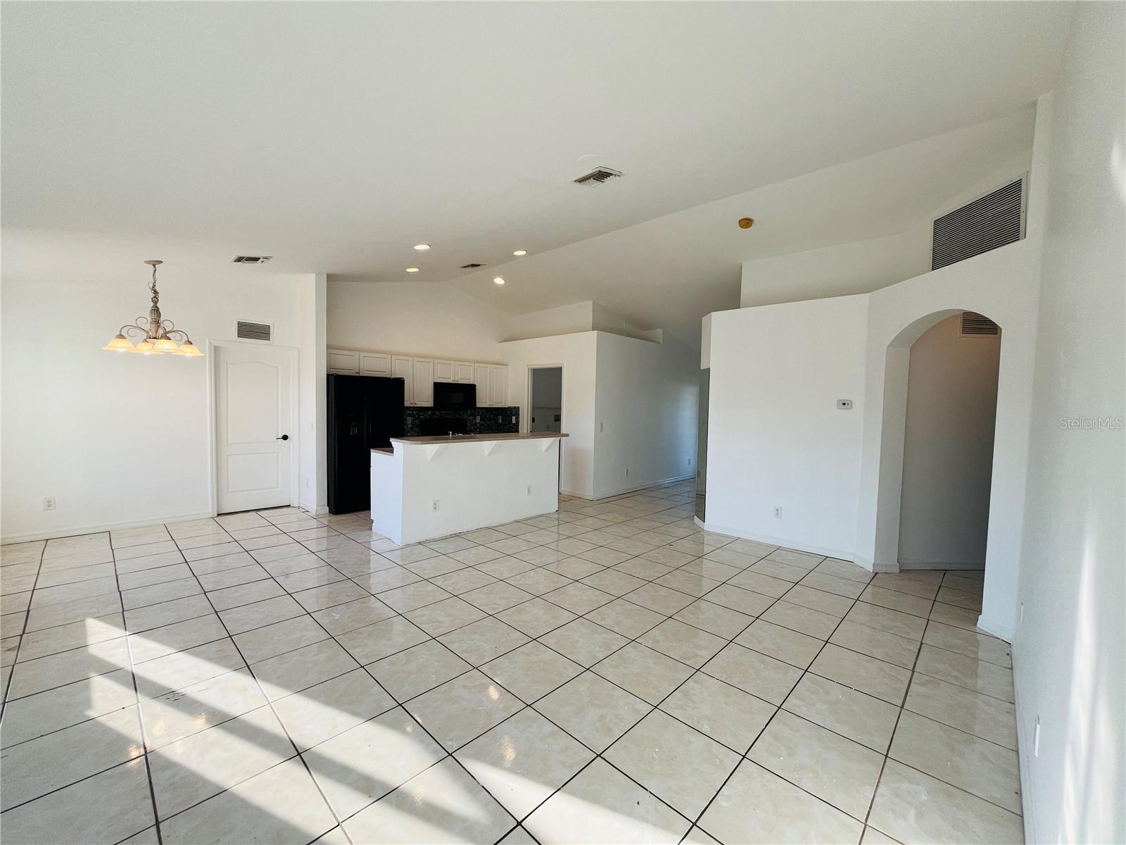 Image 5 of 42 For 4913 Beauty Street