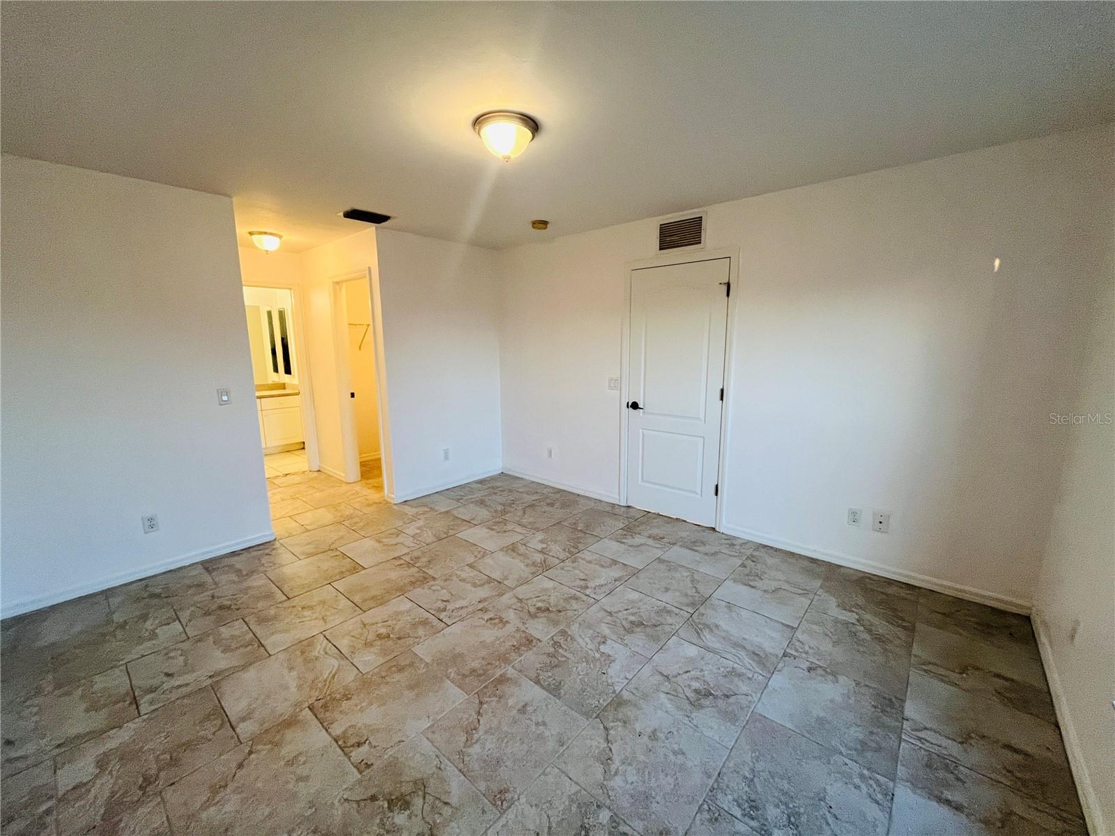 Image 6 of 42 For 4913 Beauty Street