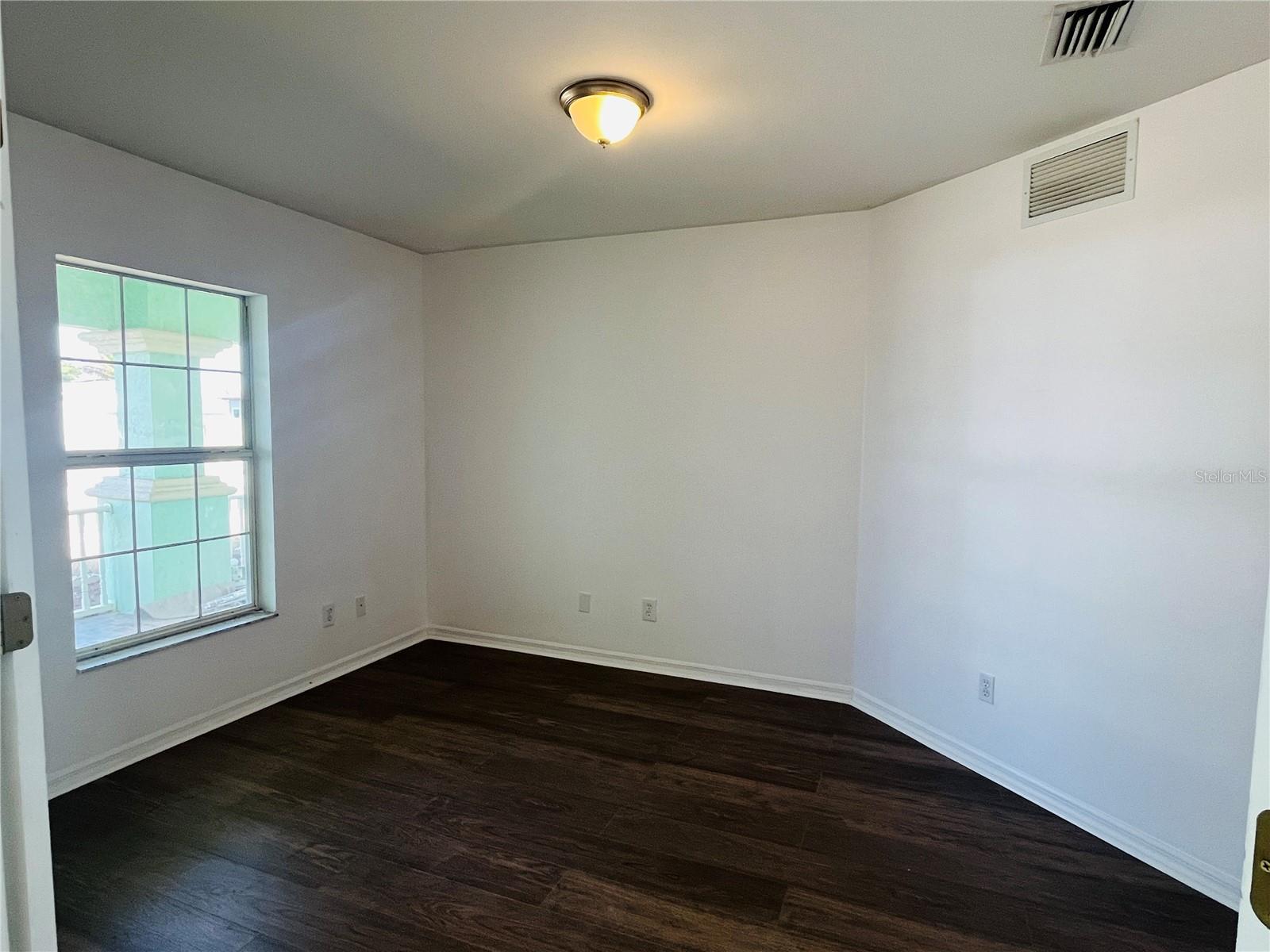 Image 9 of 42 For 4913 Beauty Street