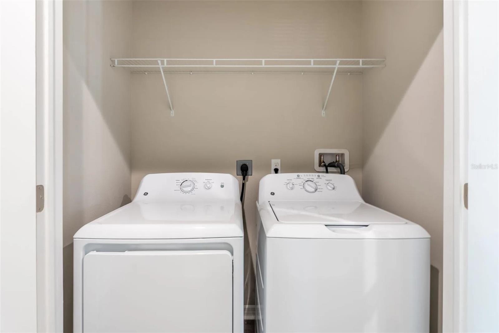 Image 14 of 30 For 2047 Silverstone Circle