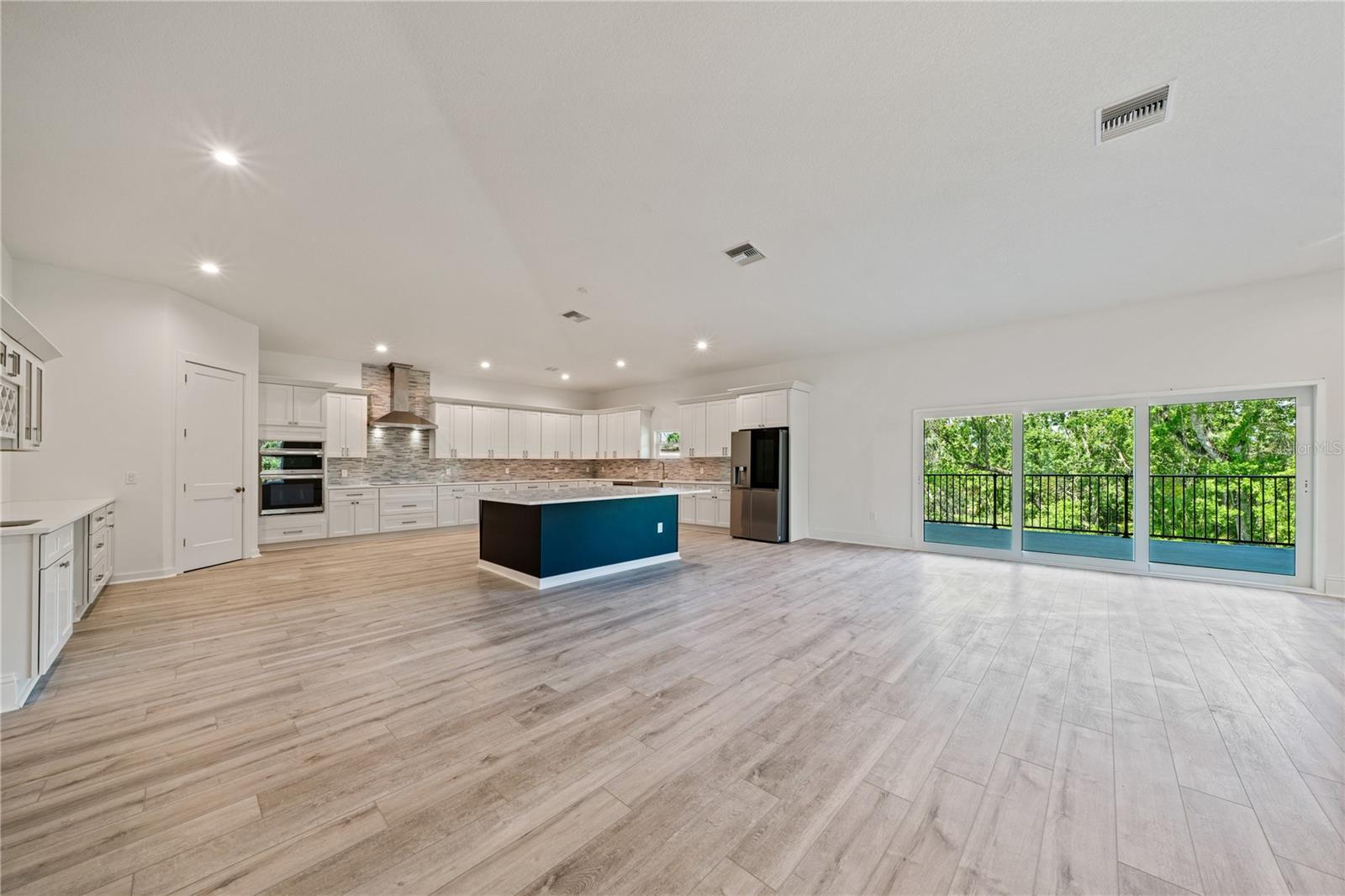 Image 16 of 32 For 1033 Hammock Circle