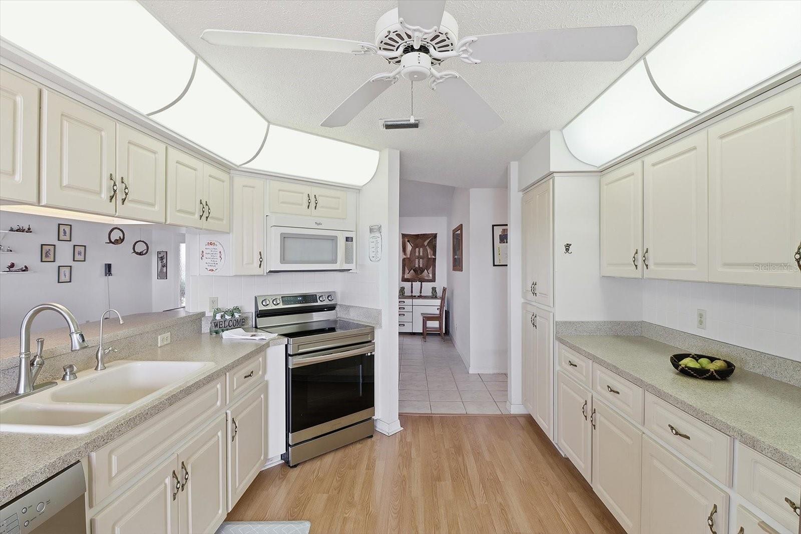 Image 11 of 47 For 8528 Aquarius Drive