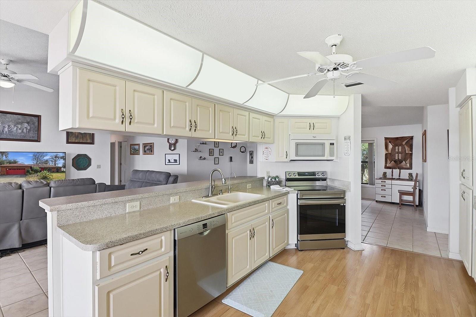 Image 14 of 47 For 8528 Aquarius Drive