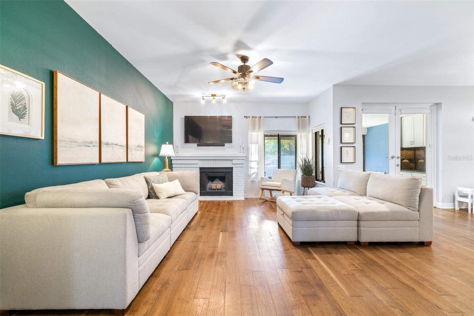 Image 12 of 55 For 3008 Landmark Boulevard 203