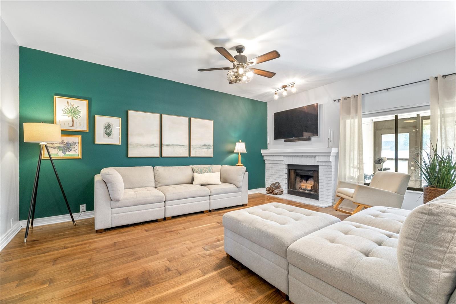 Image 14 of 55 For 3008 Landmark Boulevard 203