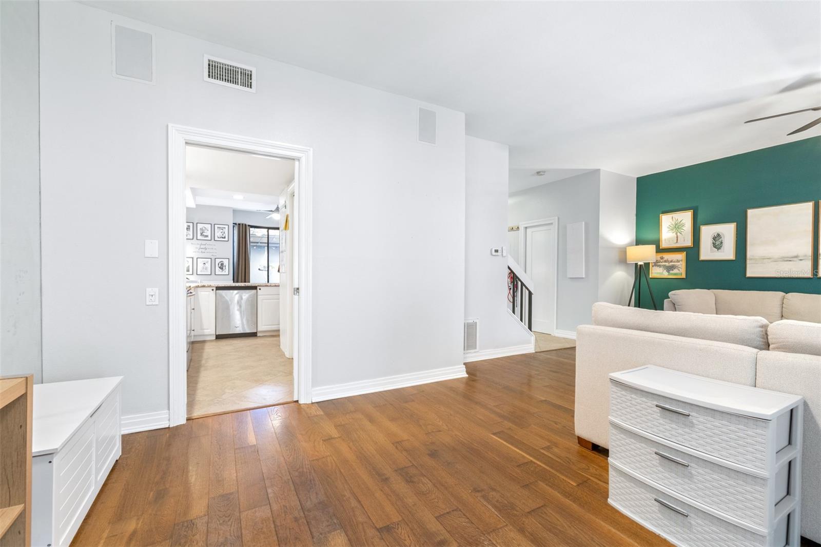 Image 20 of 55 For 3008 Landmark Boulevard 203