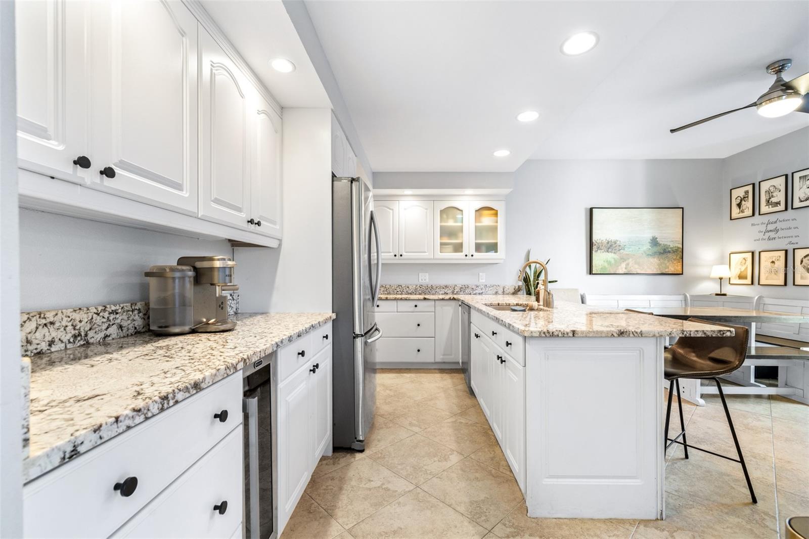 Image 27 of 55 For 3008 Landmark Boulevard 203