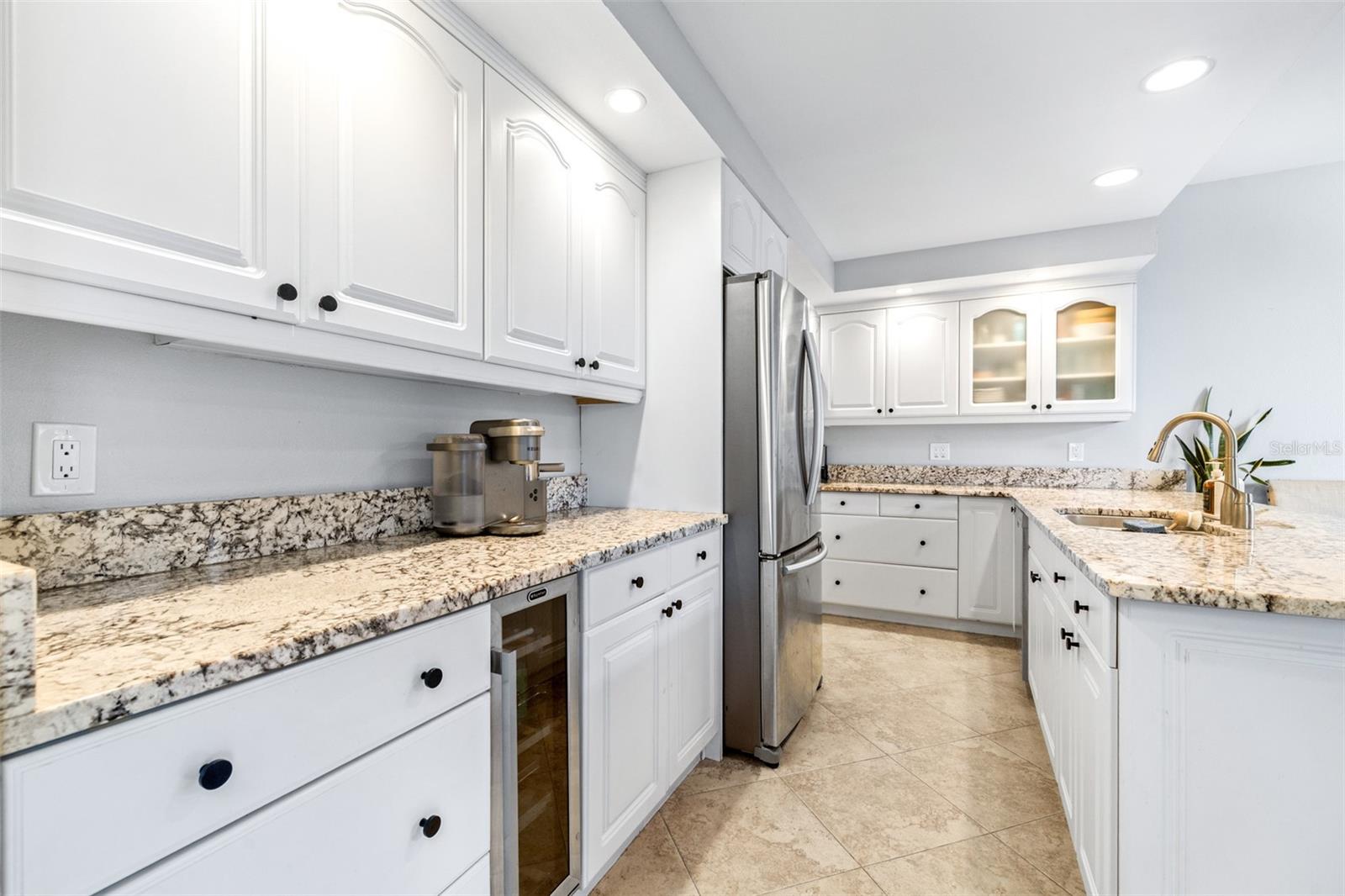 Image 28 of 55 For 3008 Landmark Boulevard 203