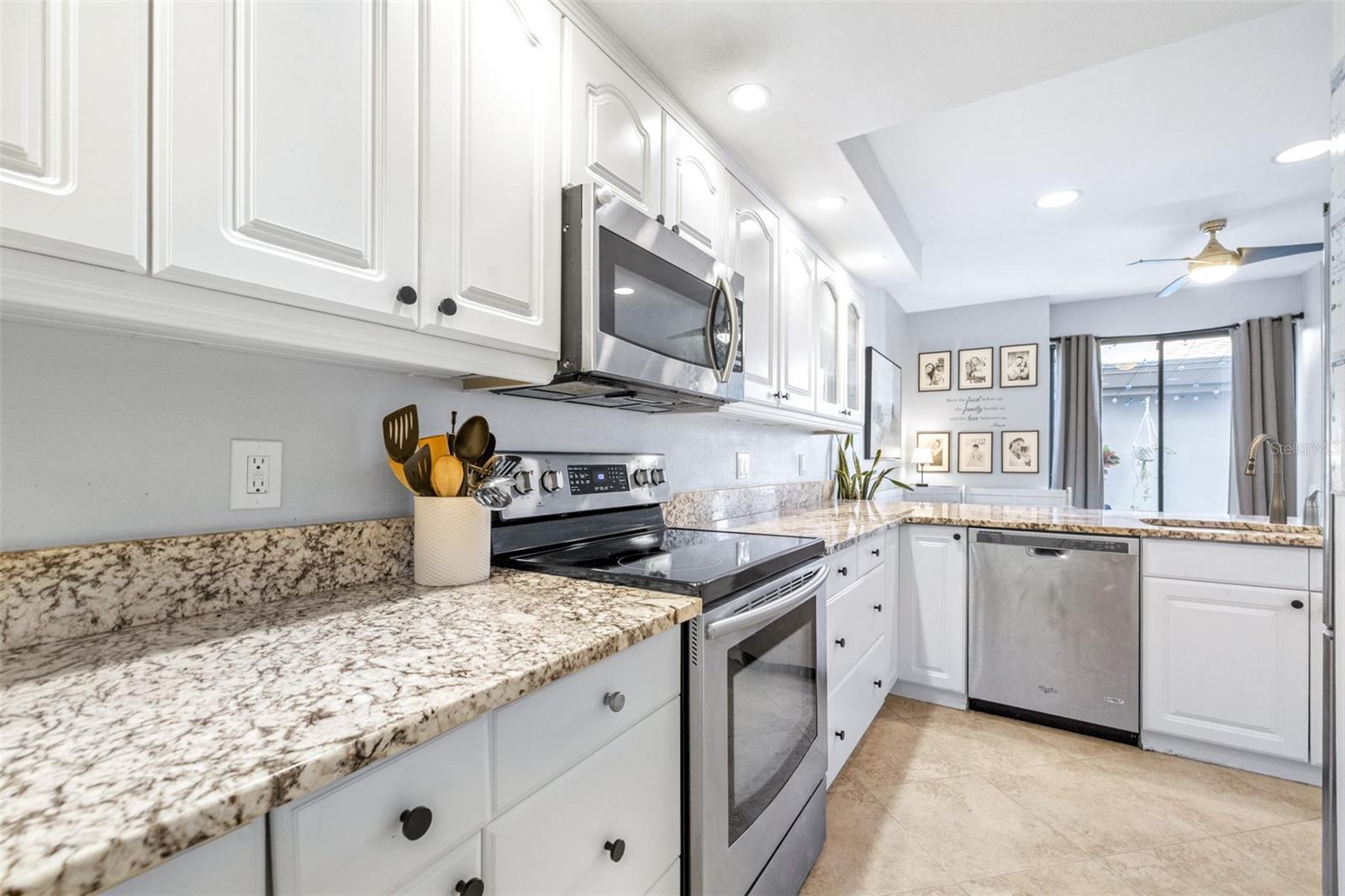 Image 29 of 55 For 3008 Landmark Boulevard 203