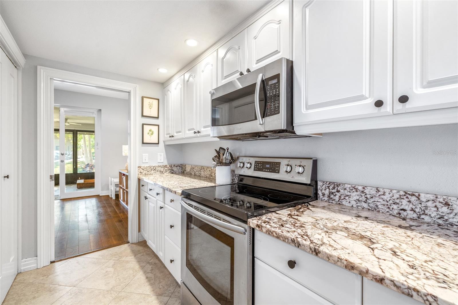 Image 30 of 55 For 3008 Landmark Boulevard 203