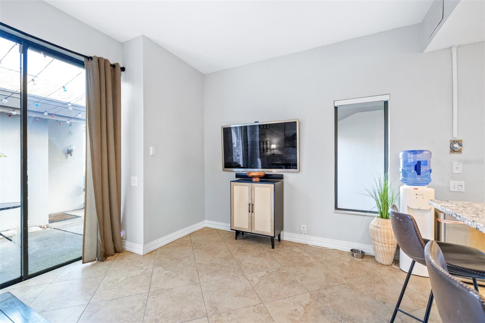 Image 35 of 55 For 3008 Landmark Boulevard 203