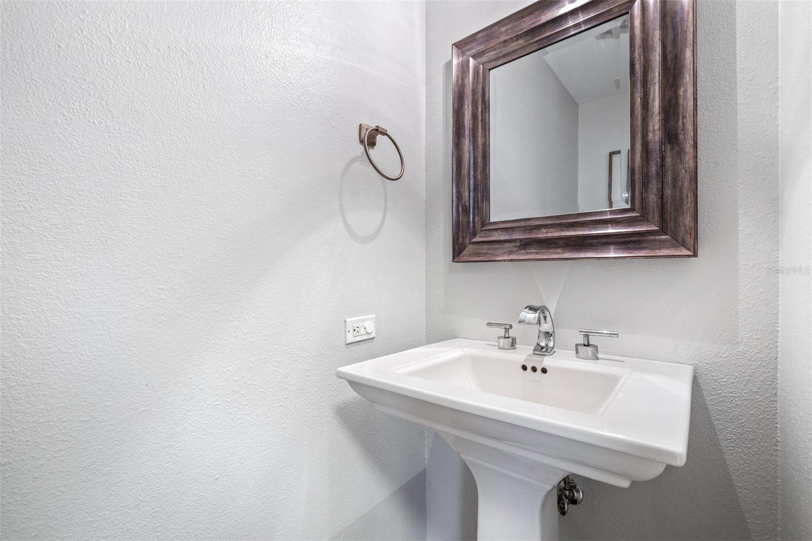 Image 36 of 55 For 3008 Landmark Boulevard 203