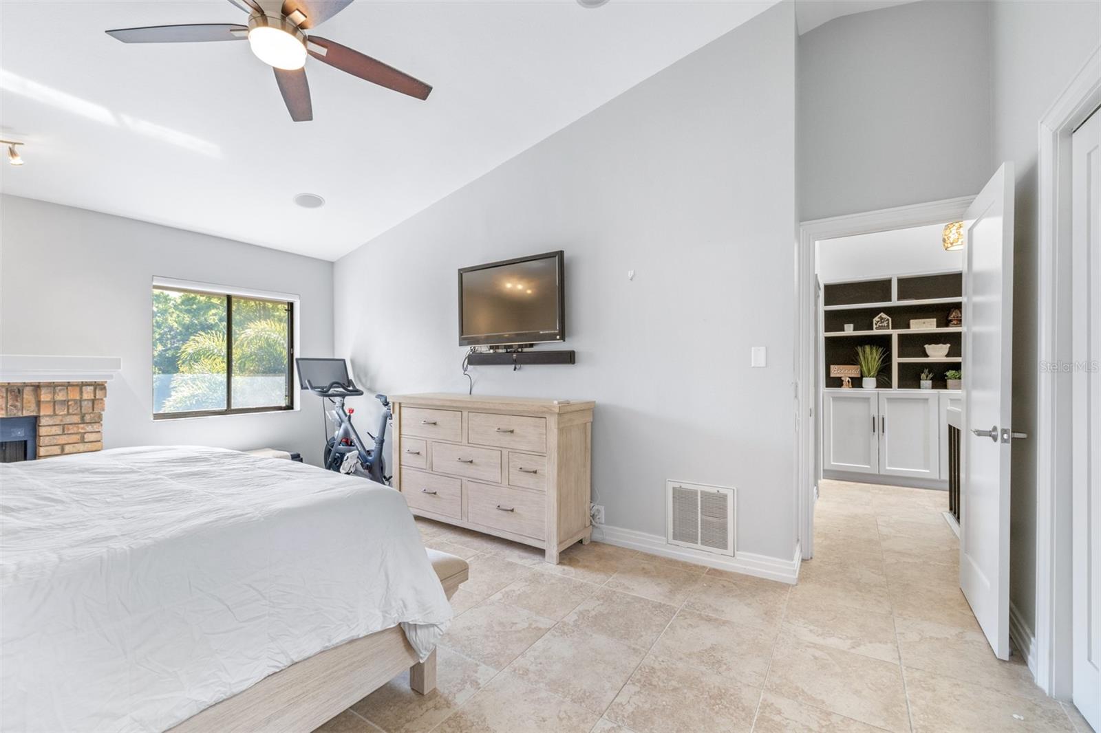 Image 40 of 55 For 3008 Landmark Boulevard 203