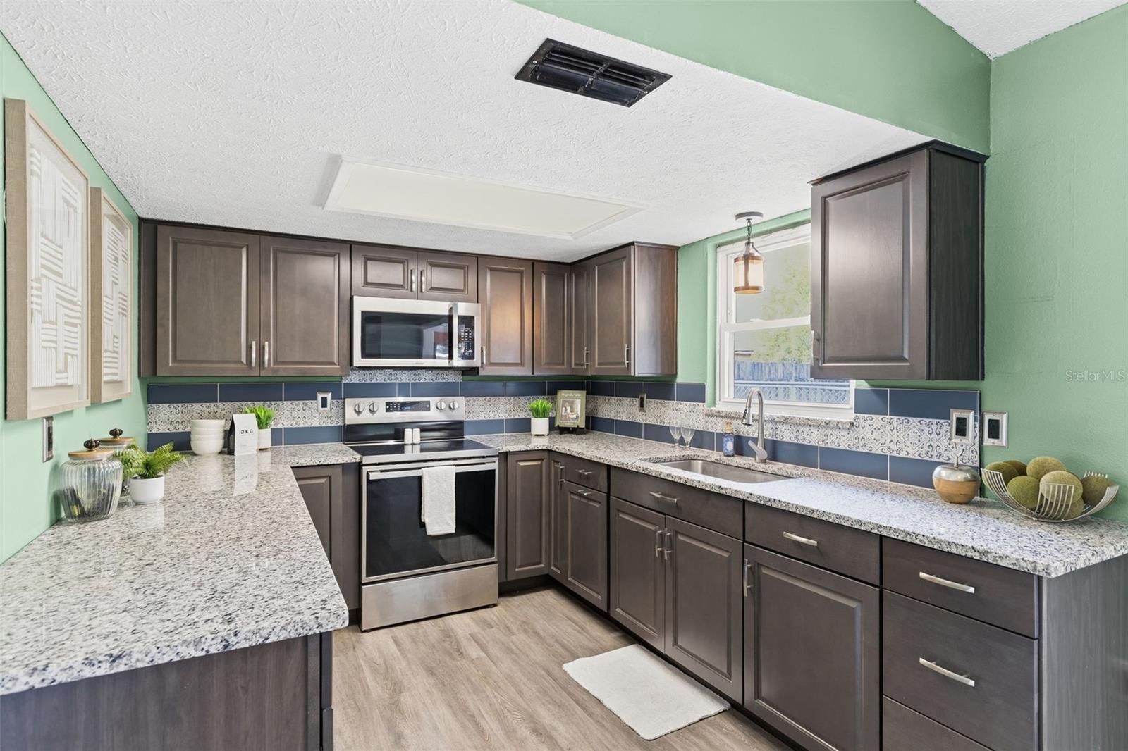 Image 7 of 38 For 26359 Eahnestock Street