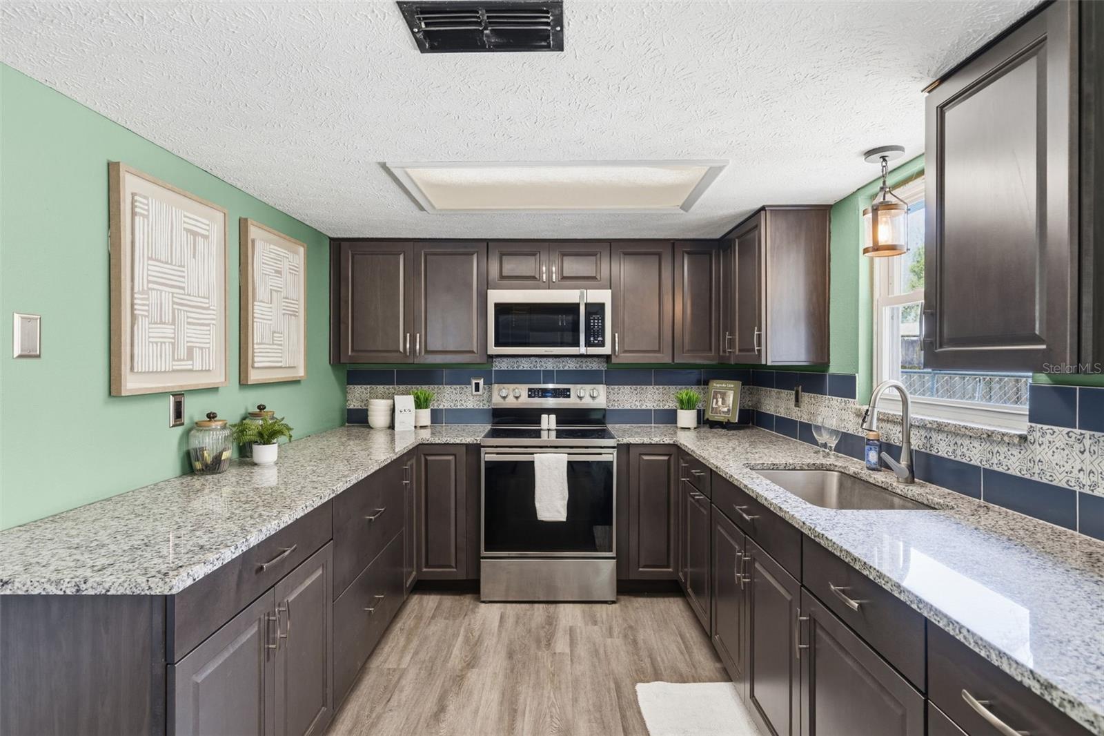 Image 8 of 38 For 26359 Eahnestock Street