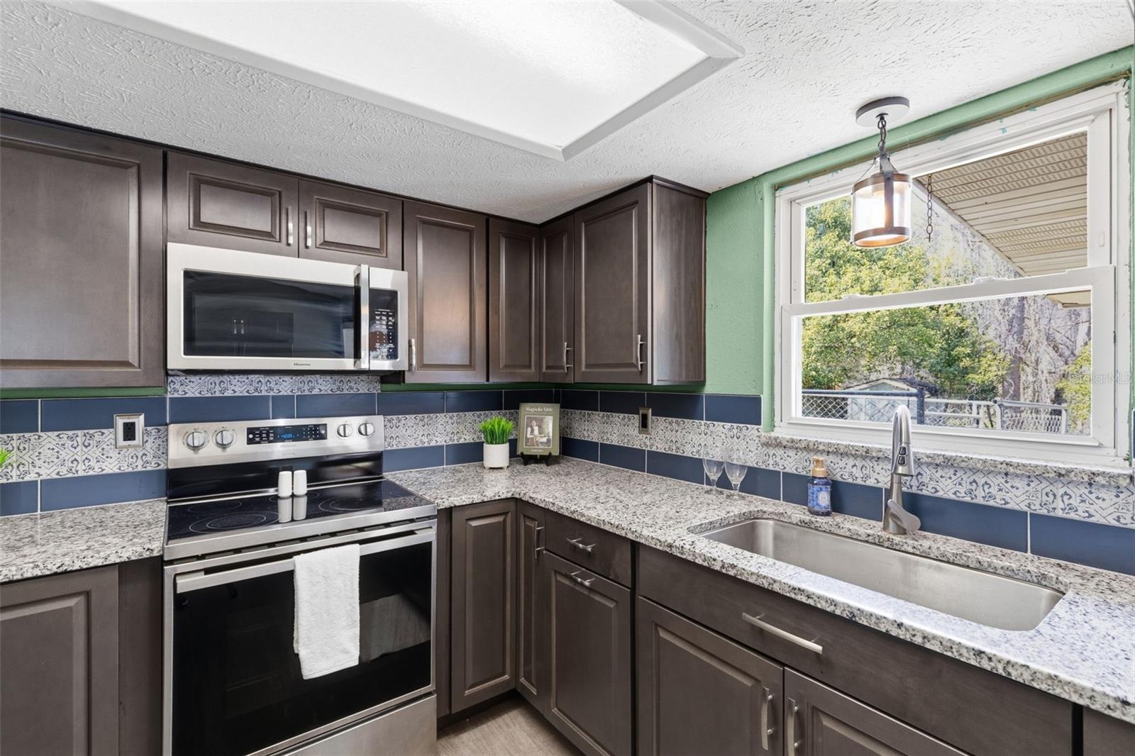 Image 9 of 38 For 26359 Eahnestock Street