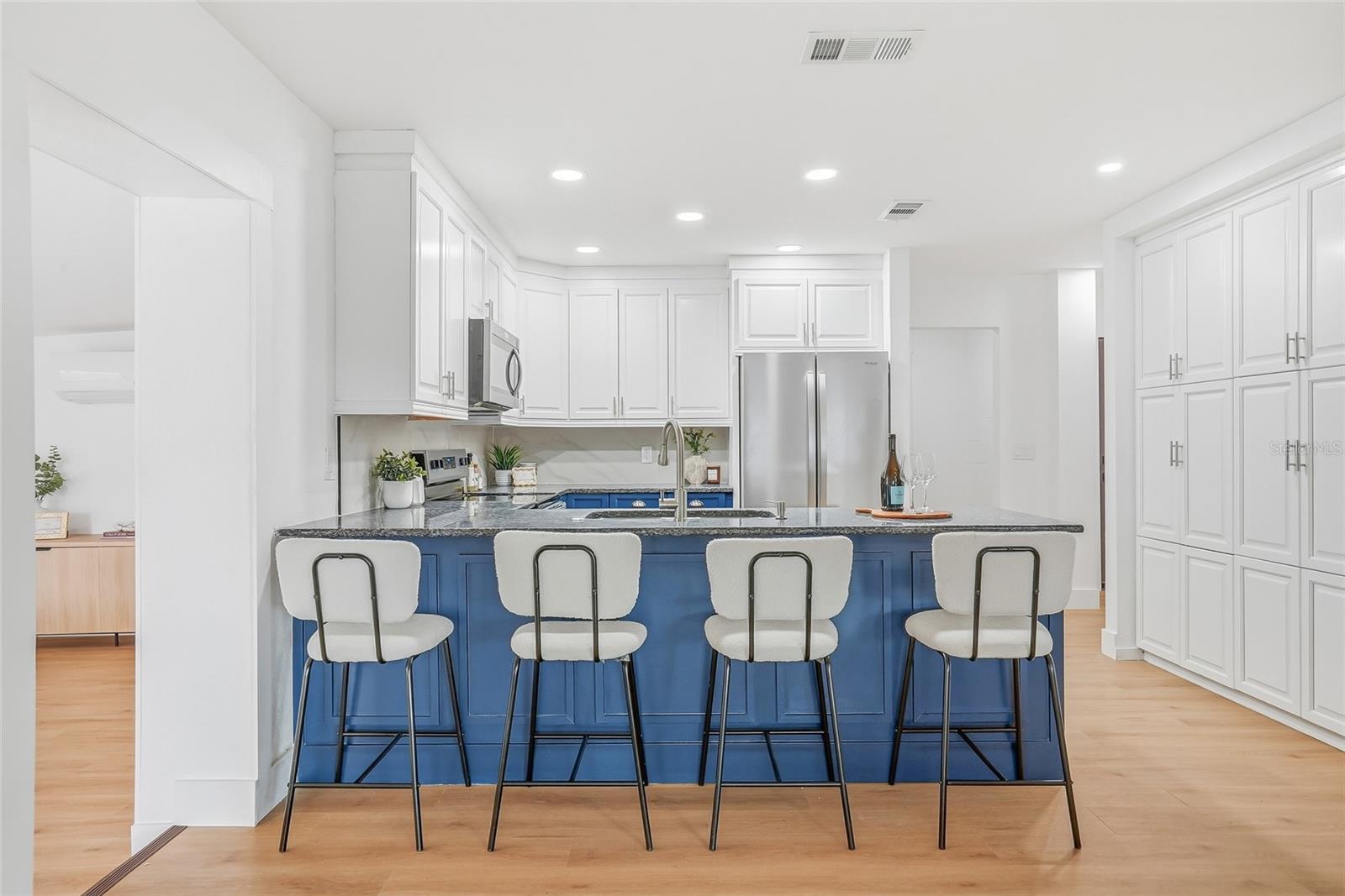 Image 11 of 40 For 14964 Old Pointe Road