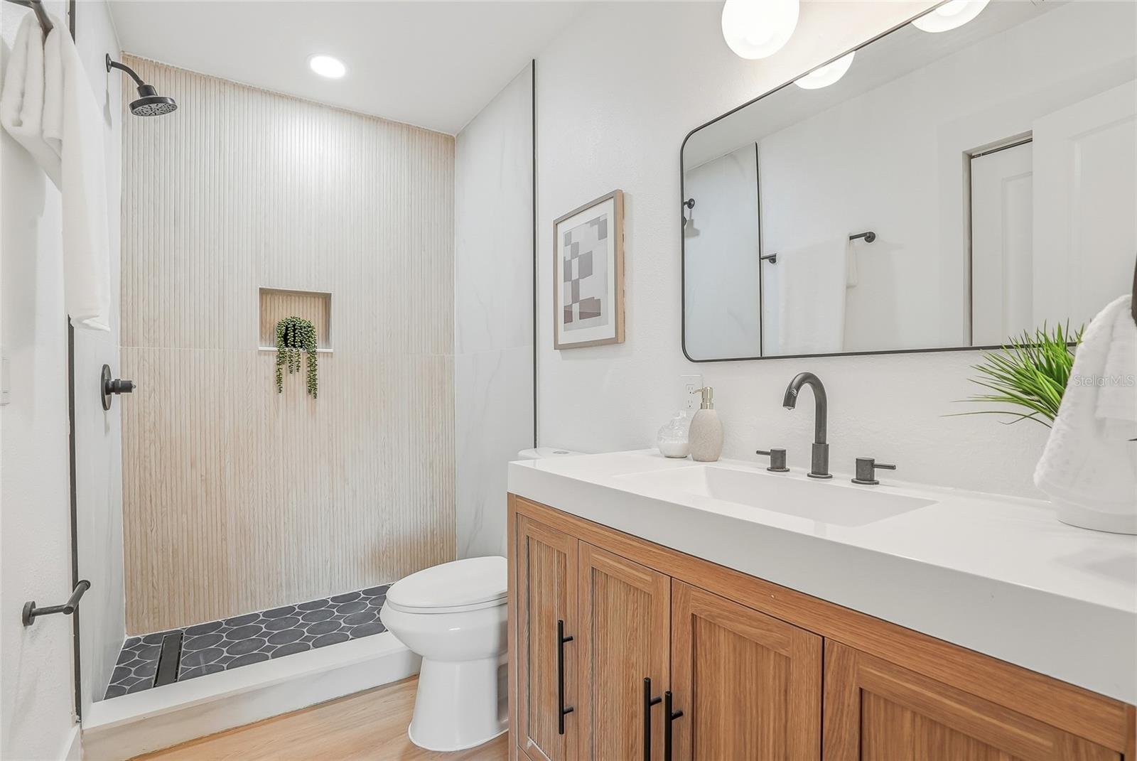 Image 22 of 40 For 14964 Old Pointe Road