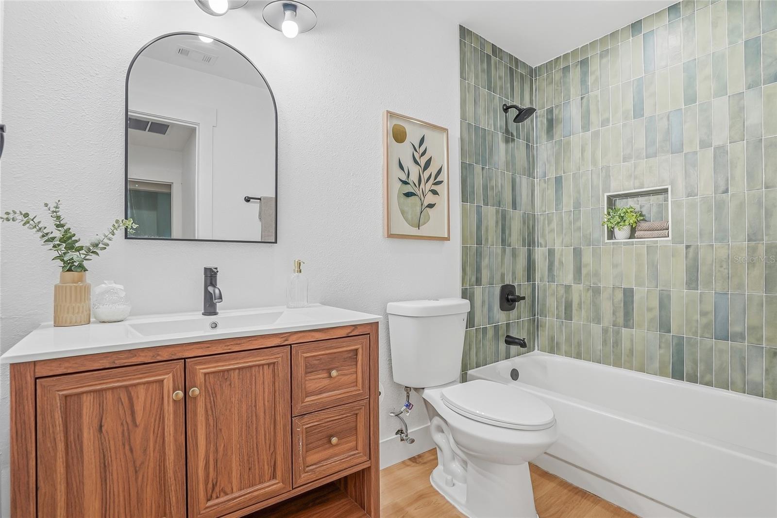 Image 28 of 40 For 14964 Old Pointe Road