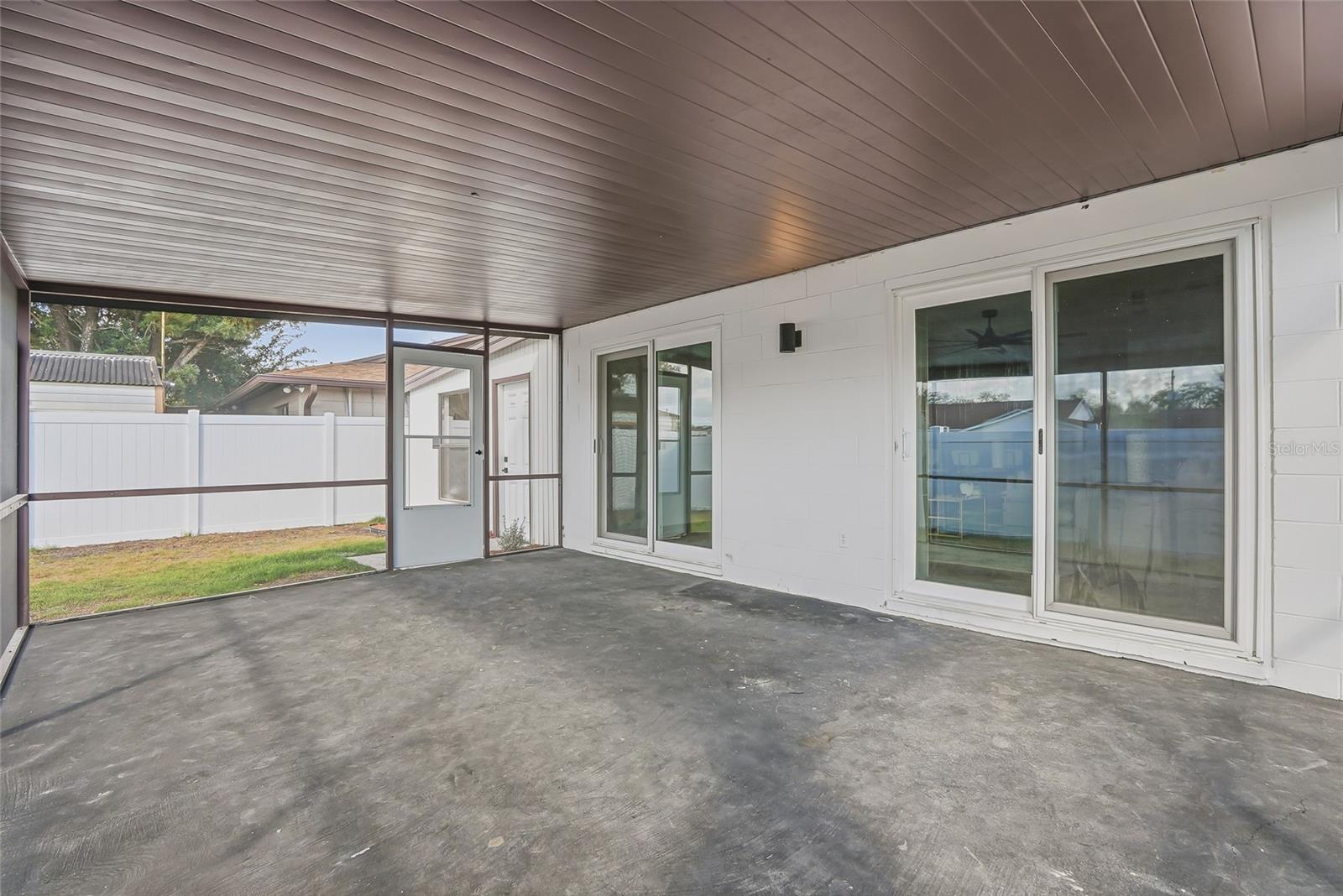 Image 34 of 40 For 14964 Old Pointe Road