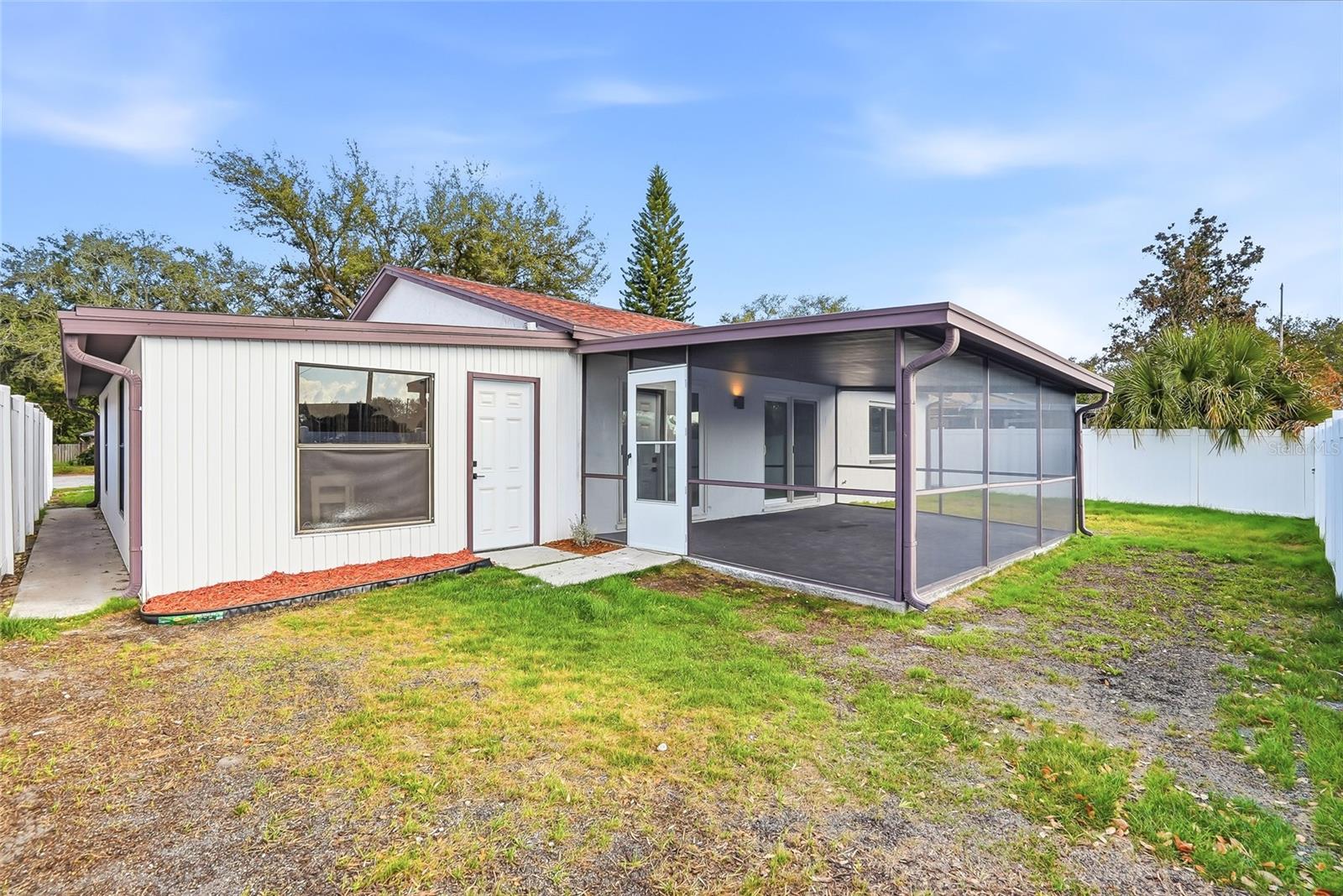 Image 35 of 40 For 14964 Old Pointe Road