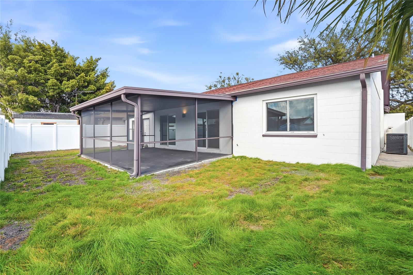 Image 36 of 40 For 14964 Old Pointe Road