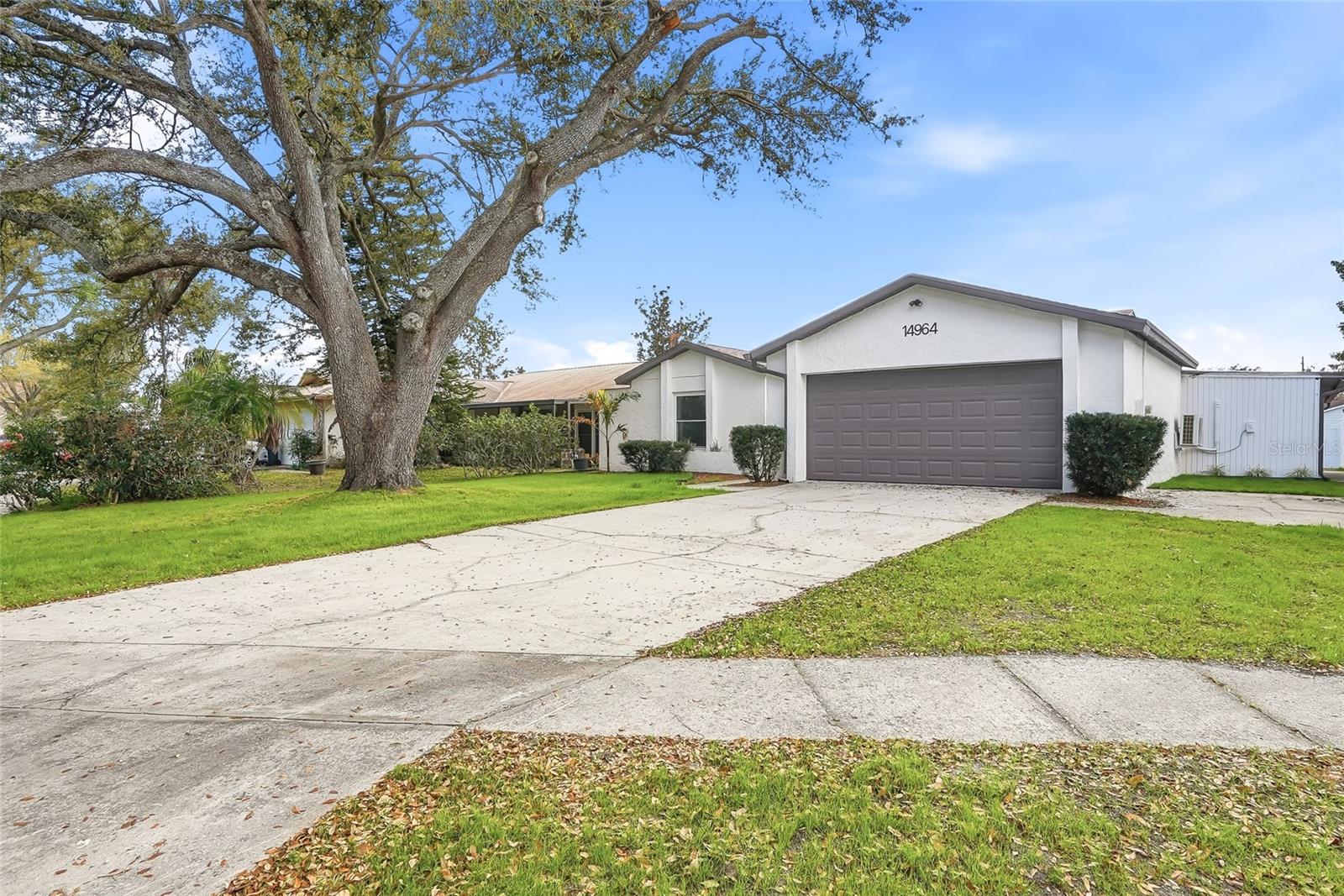 Image 37 of 40 For 14964 Old Pointe Road